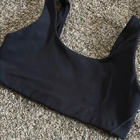 Nike Black Sports Bra with Wide Straps and Scoop Neckline - Picture 2 of 2